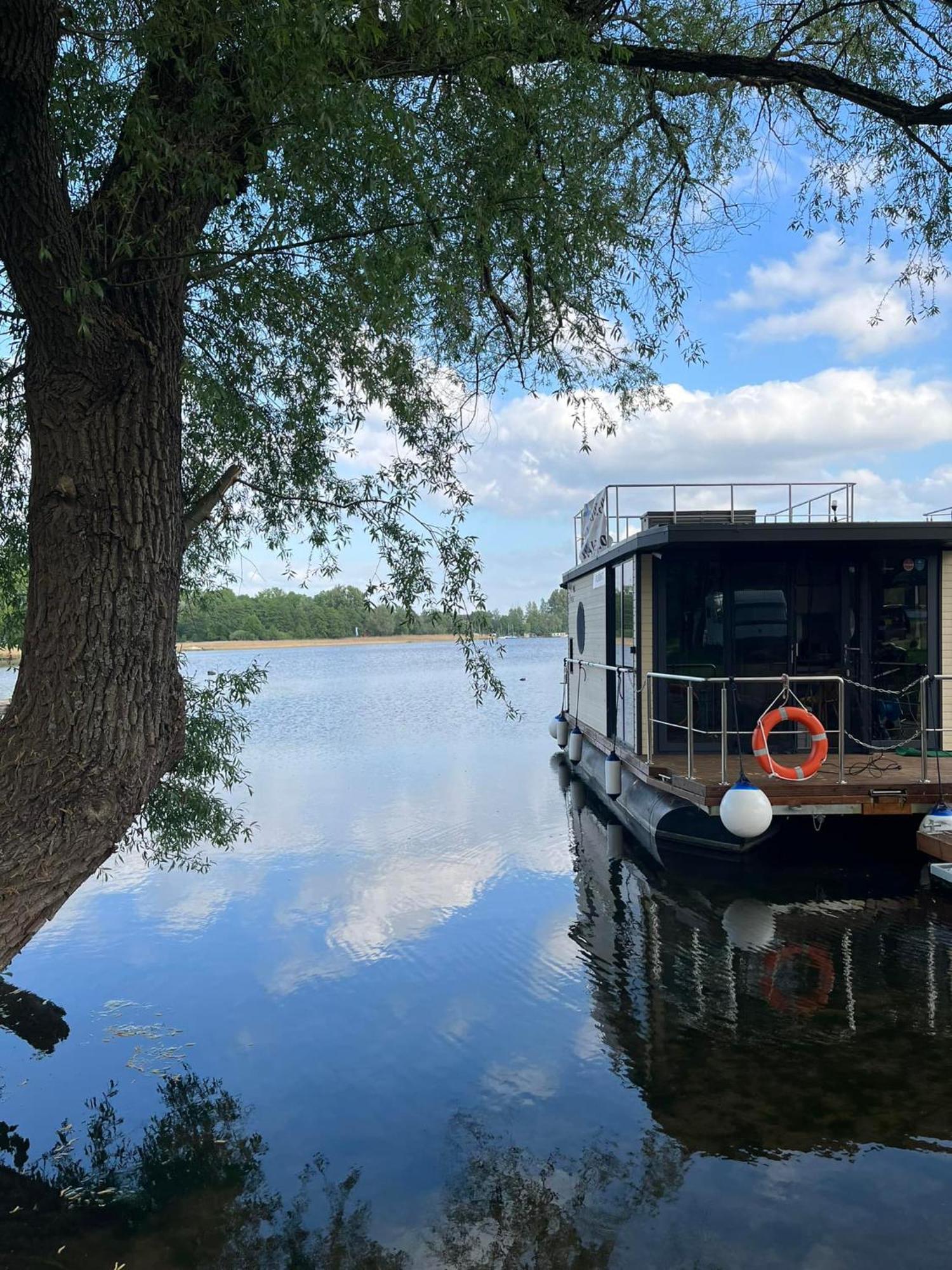 ホテル Houseboat Gudowo エクステリア 写真